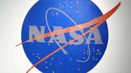 Das Logo der US-Raumfahrtbehörde Nasa ist auf der Edwards Air Force Base in Kalifornien zu sehen.