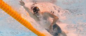 Lukas Märtens hat die WM-Goldmedaille über 400 Meter Freistil gewonnen.