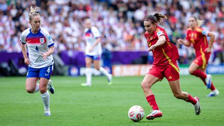 Mariona Caldentey (re.) erzielte das 1:0 für Spanien.