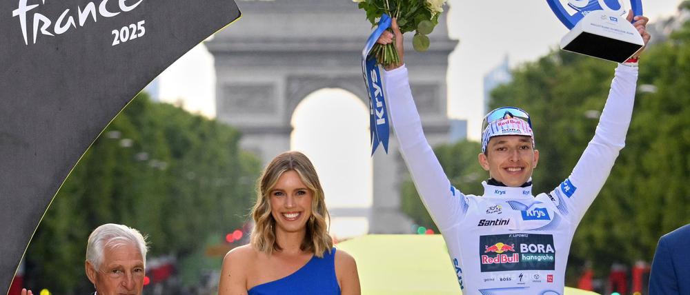 Lipowitz feiert Platz drei in Paris.