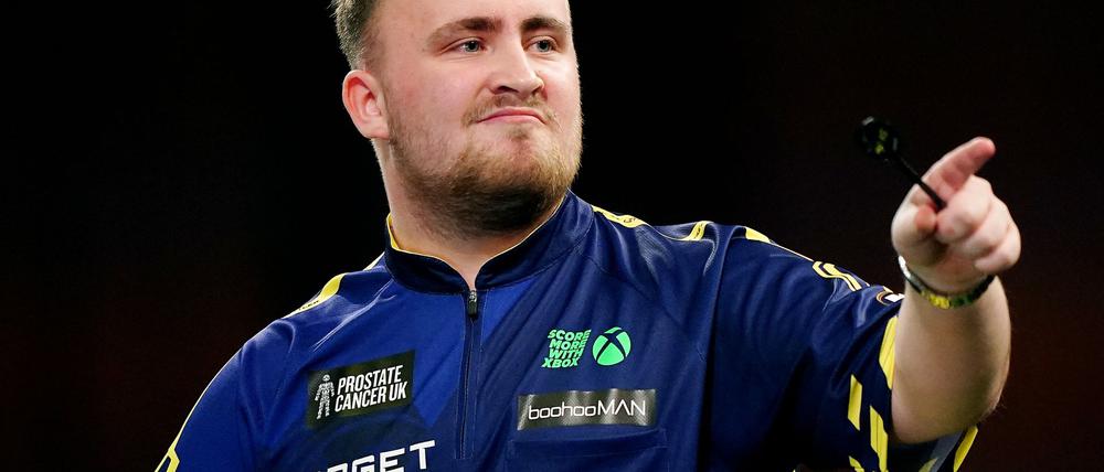 Dominiert weiter auf der Tour: Weltmeister Luke Littler.