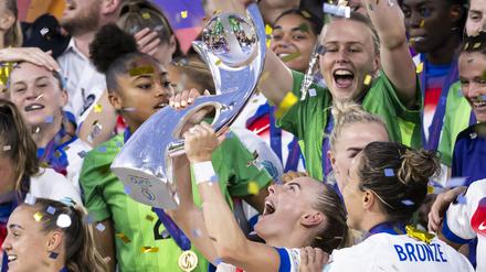 Nach einem Krimi im EM-Finale sind Englands Fußballerinnen erneut Europameister.