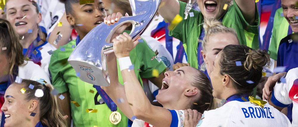 Nach einem Krimi im EM-Finale sind Englands Fußballerinnen erneut Europameister.