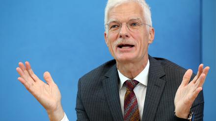 Andreas Schleicher, OECD-Direktor für Bildung und Kompetenzen, spricht bei der Vorstellung der OECD-Studie ·Bildung auf einen Blick“ vor der Bundespressekonferenz. 
