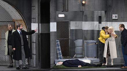 Szene aus der Händel-Oper „Giulio Cesare in Egitto“, die im Rahmen der Salzburger Sommerfestspiele im Haus für Mozart Premiere hatte.  