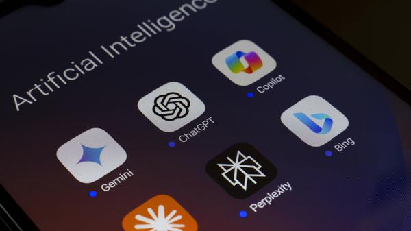 Artificial Intelligence Applications The logos of Google Gemini, ChatGPT, Microsoft Copilot, Claude by Anthropic, Perplexity, and Bing apps are displayed on the screen of a smartphone in Reno, United States, on November 21, 2024. Reno United States PUBLICATIONxNOTxINxFRA Copyright: xJaquexSilvax originalFilename: avils-notitle241121_npAr2.jpg