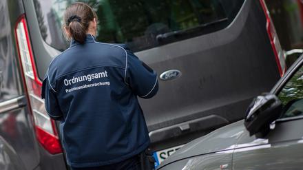 In Berlin fehlen hunderte Mitarbeiter zur Kontrollen der Parkzonen