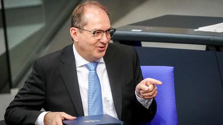 Bundesinnenminister Alexander Dobrindt (CSU) lehnt Landesaufnahmeprogramme für Geflüchtete ab. (Archivbild)