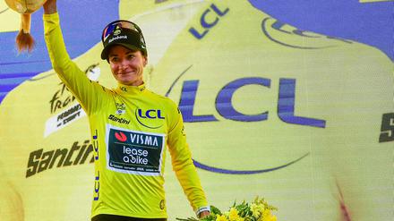Nachdem sie das Gelbe Trikot am Vortag noch überraschend abgeben musste, holte sich Marianne Vos die Gesamtführung auf der 3. Etappe der Tour de France zurück.