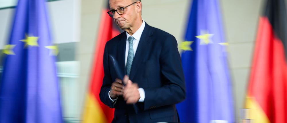 Erstmals behält sich Kanzler Merz konkrete Maßnahmen gegen Israel vor.