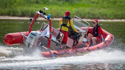 Deutsche Lebens-Rettungs-Gesellschaft DLRG, Ortsgruppe Potsdam e.V. im Einsatz auf der Havel