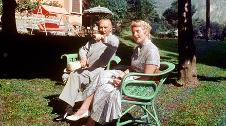 Bundeskanzler Konrad Adenauer erholte sich am liebsten in Cadenabbia am Comer See, hier 1957 mit seiner Tochter Lisbeth Wehrhahn.