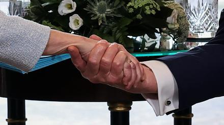 Wichtiger Handschlag. US-Präsident Donald Trump und die EU-Kommissionspräsidentin Ursula von der Leyen in Turnberry/Schottland am 27. Juli 2025.
