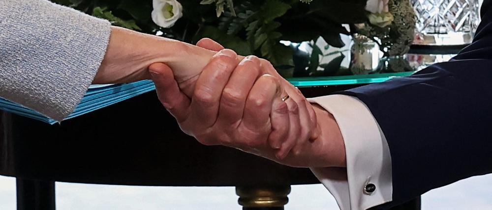 Wichtiger Handschlag. US-Präsident Donald Trump und die EU-Kommissionspräsidentin Ursula von der Leyen in Turnberry/Schottland am 27. Juli 2025.