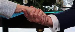 Wichtiger Handschlag. US-Präsident Donald Trump und die EU-Kommissionspräsidentin Ursula von der Leyen in Turnberry/Schottland am 27. Juli 2025.
