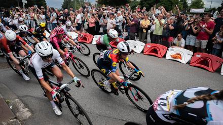 Die Tour de France Femmes begeistert in Frankreich viele Radsport-Fans.