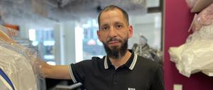 Bilal Ersoy ist Inhaber der Reinigung Bügelperle in der Invalidenstraße in Berlin-Mitte.