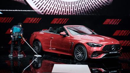 Mercedes-Benz AMG CLE 53 Cabriolet auf der Gaikindo Indonesia International Auto Show (GIIAS) am 23. Juli.