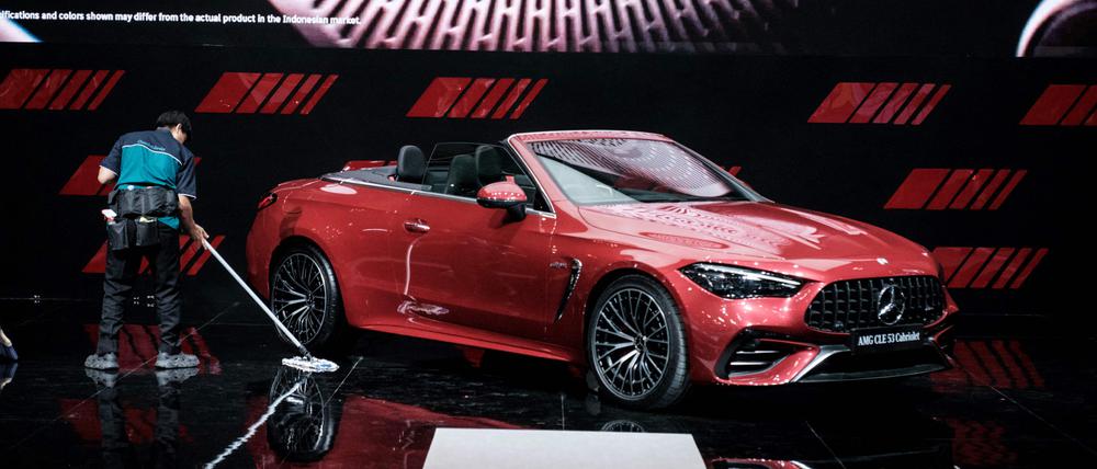 Mercedes-Benz AMG CLE 53 Cabriolet auf der Gaikindo Indonesia International Auto Show (GIIAS) am 23. Juli.