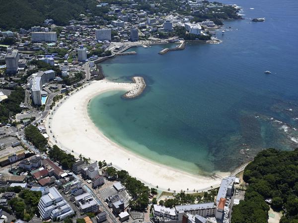 Photo taken from a Kyodo News helicopter shows a deserted bathing beach in Shirahama in the western Japan prefecture of Wakayama on July 30, 2025, after the Japan Meteorological Agency issued a tsunami warning for the country's Pacific coast following a powerful earthquake off Russia's Kamchatka Peninsula, in this photo taken by Kyodo. Mandatory credit Kyodo/via REUTERS ATTENTION EDITORS - THIS IMAGE HAS BEEN SUPPLIED BY A THIRD PARTY. MANDATORY CREDIT. JAPAN OUT. NO COMMERCIAL OR EDITORIAL SALES IN JAPAN.