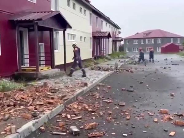 This video grab from a handout footage released by Russia's Emergencies Ministry on July 30, 2025, shows emergency service specialists inspecting a damaged building following an earthquake on far eastern Sakhalin Island. One of the strongest earthquakes ever recorded struck Russia's sparsely populated Far East early on July 30, causing tsunamis of up to four metres (12 feet) across the Pacific and sparking evacuations from Hawaii to Japan. (Photo by Handout / Russian Emergencies Ministry / AFP) / RESTRICTED TO EDITORIAL USE - MANDATORY CREDIT "AFP PHOTO / Russia's Emergencies Ministry" - HANDOUT - NO MARKETING NO ADVERTISING CAMPAIGNS - DISTRIBUTED AS A SERVICE TO CLIENTS