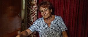 Marit Gergs (80) lebt seit vier Jahrzehnten in der Ansbacher Straße 33 in Schöneberg. Nur noch zwei von 15 Wohnungen in ihrem Haus sind belegt.