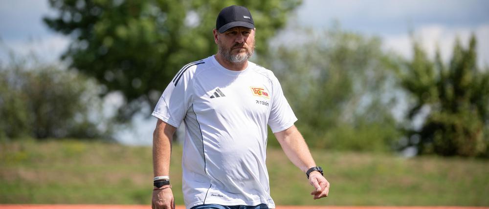 Unions Trainer Steffen Baumgart musste eine Niederlage seiner Mannschaft hinnehmen.