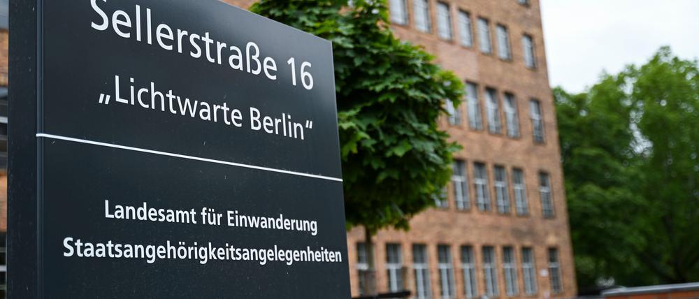 Das Landesamt für Einwanderung hat schon im September Strafanzeige gegen eine Mitarbeiterin gestellt. (Archivfoto)