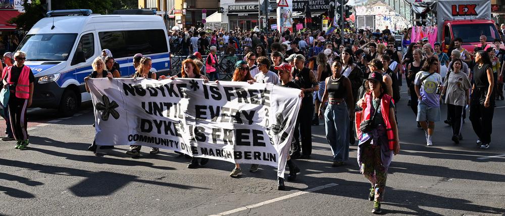 Community Dyke* March am Kottbusser Tor.