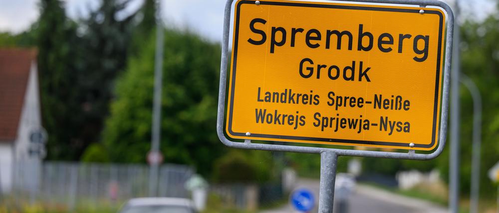 In Spremberg in der Lausitz ist nach einem Vorstoß der Bürgermeisterin eine Debatte über Rechtsextremismus entbrannt. (Archivbild)