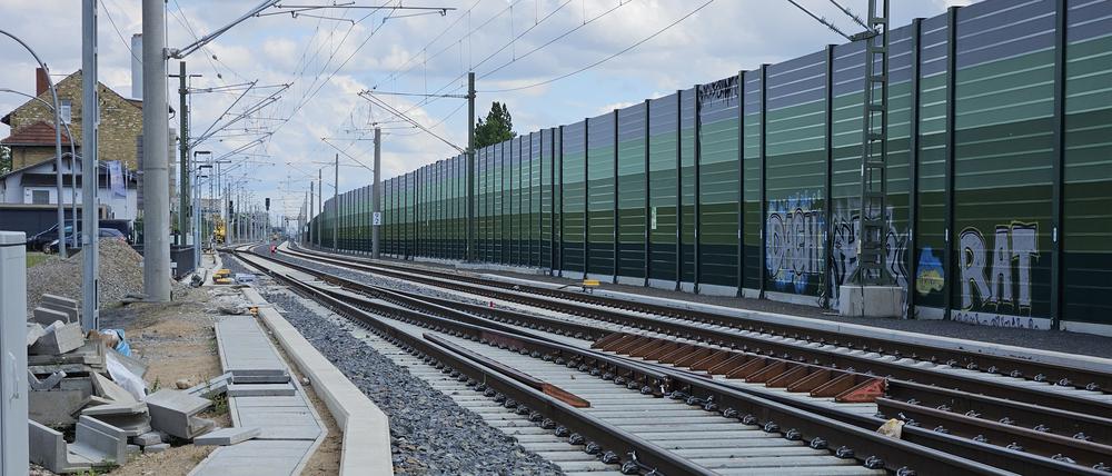 Fast fertig: die Dresdner Bahn Höhe S-Bahnhof Marienfelde.