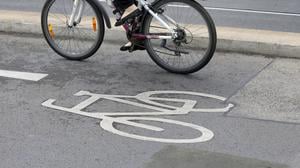 Radweg, Radspur, Fahrradfahren, Straßenverkehr
