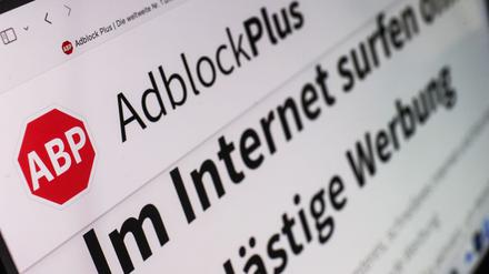 Mit Werbeblockern können Nutzerinnen und Nutzer im Internet lästige Werbung unterdrücken. (Archivbild)