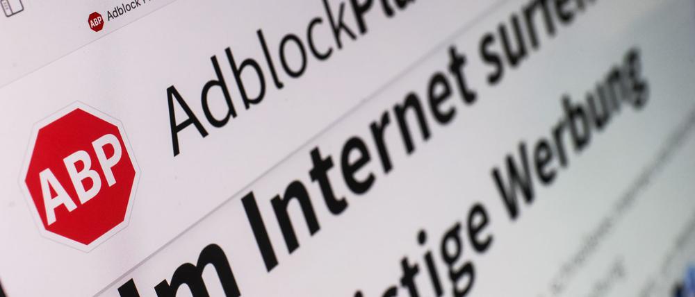 Mit Werbeblockern können Nutzerinnen und Nutzer im Internet lästige Werbung unterdrücken. (Archivbild)