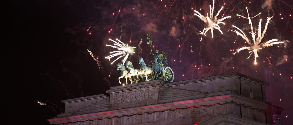 Zum Abschluss der Show gab es - wie hier beim Jahreswechsel 2024/2025 - ein Feuerwerk. (Archivbild)