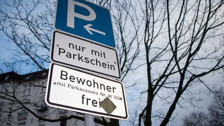 Potsdam hebt die Gebühr für Bewohnerparkausweise ab 1. September deutlich an. (Symbolbild)