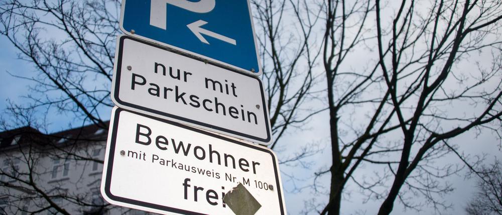 Potsdam hebt die Gebühr für Bewohnerparkausweise ab 1. September deutlich an. (Symbolbild)