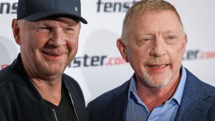 Stefan Effenberg (l) rät Nick Woltemade vorerst zu einem Verbleib in Stuttgart. 