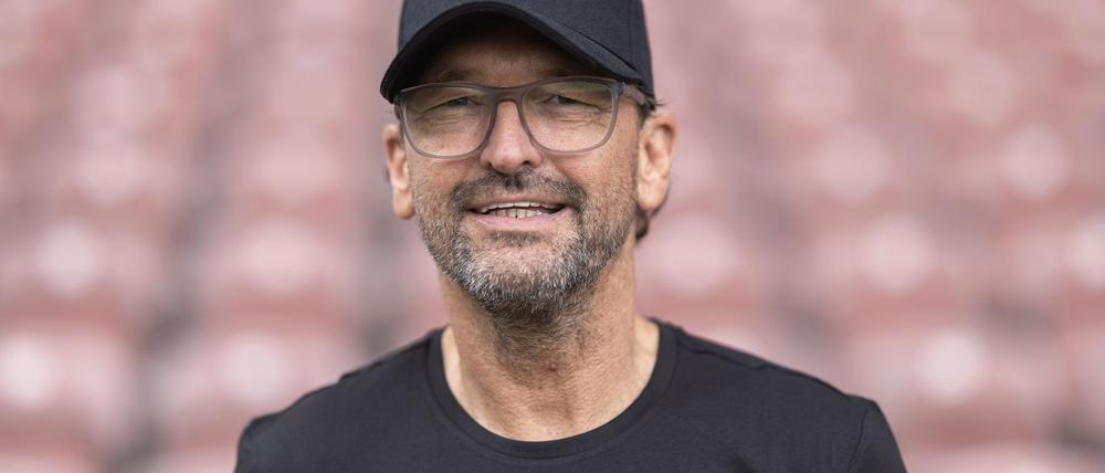 Energie Cottbus-Trainer Claus-Dieter Wollitz wünscht sich eine sorgenfreie Saison.