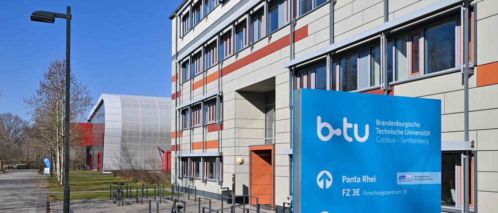 Die Brandenburgische-Technische Universität Cottbus-Senftenberg (BTU) arbeitet künftig enger mit der Medizinischen Universität Lausitz zusammen. (Archivbild)