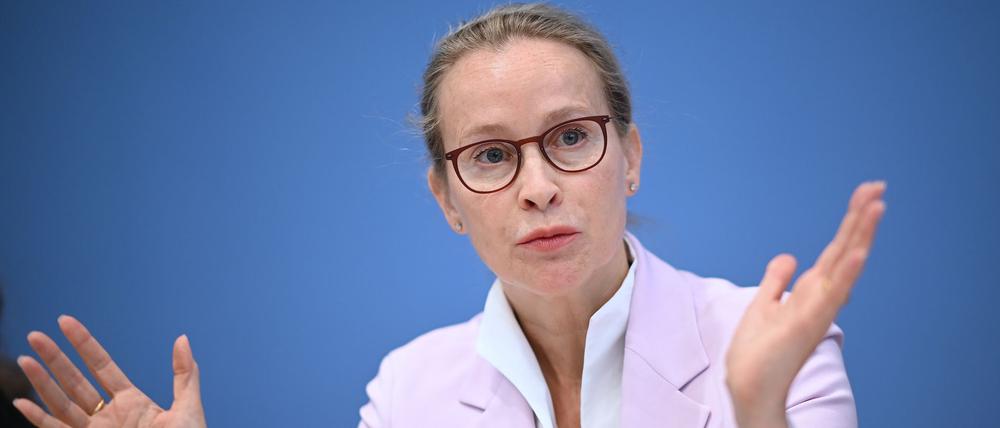 Frauke Brosius-Gersdorf, Juristin stellt den Abschlussbericht der Kommission zur reproduktiven Selbstbestimmung und Fortpflanzungsmedizin vor.