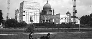 Inbegriff Potsdamer Transformation? Der Rohbau des Hans Otto Theaters wurde 1989 errichtet und 1991 wieder abgerissen. 