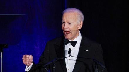 Der ehemalige US-Präsident Joe Biden spricht bei der 100. jährlichen Preisverleihungsgala der National Bar Association in Chicago.