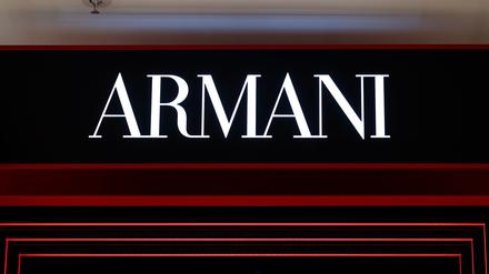 Die italienische Wettbewerbsbehörde hat Armani-Unternehmen zu einer Geldstrafe von 3,5 Millionen Euro verurteilt. (Symbolbild)