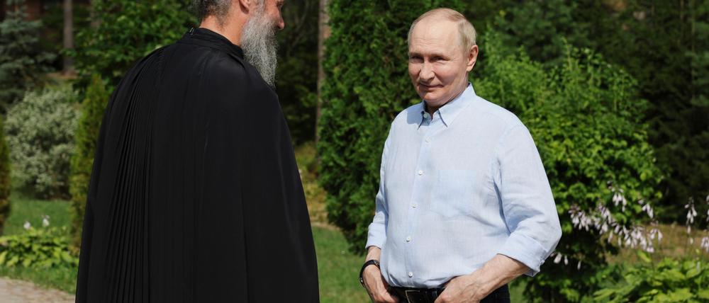 Fast jedes Jahr besucht Putin Kremlchef Putin das orthodoxe Kloster auf der nordrussischen Insel Walaam.