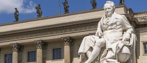 Die Humboldt-Universität in Berlin hatte eine der zwei Professuren in Deutschland, die explizit feministische Philosphie anbieten. Nun wechselt die Inhaberin aber nach Glawgow.