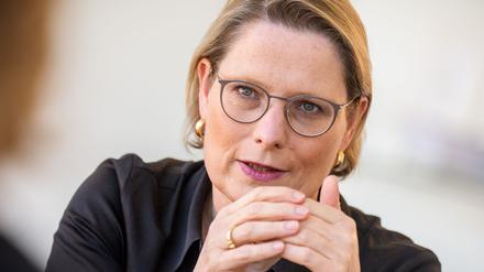 Stefanie Hubig (SPD), Bundesministerin der Justiz und für Verbraucherschutz, gibt ein Interview.