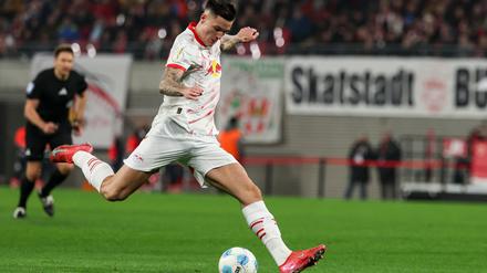 Nach dem geplatzten Wechsel zu Arsenal gibt nun Newcastle ein Angebot für Benjamin Sesko ab.