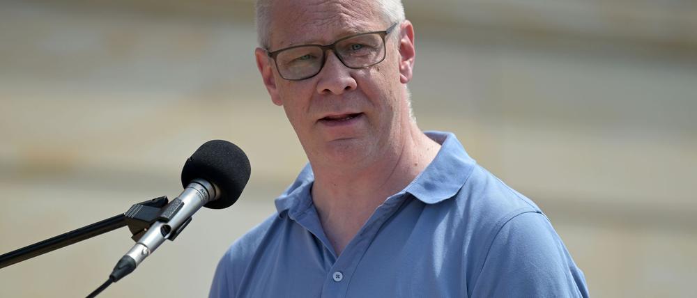Der Brandenburger Antisemitismusbeauftragte Andreas Büttner wehrt sich gegen Kritik bis hin zur Forderung nach seinem Austritt aus der Linkspartei. (Archivbild)