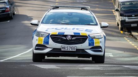 Ein Streifenwagen der Polizei ist in Auckland in Neuseeland zu sehen.